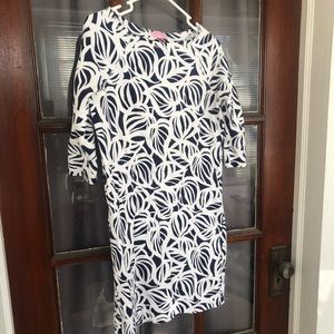 Lilly Pulitzer dress. Sz small.
